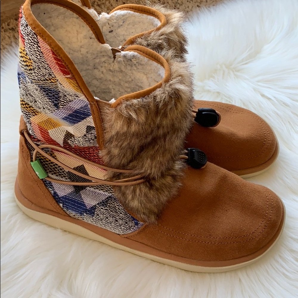 Sanuk booties
